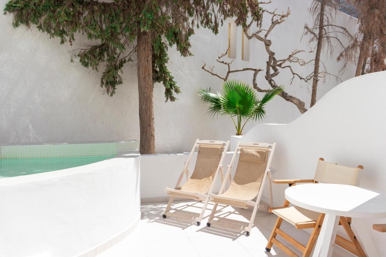 Senior Suite with Outdoor Jetted Tub,1382469896:JPEG